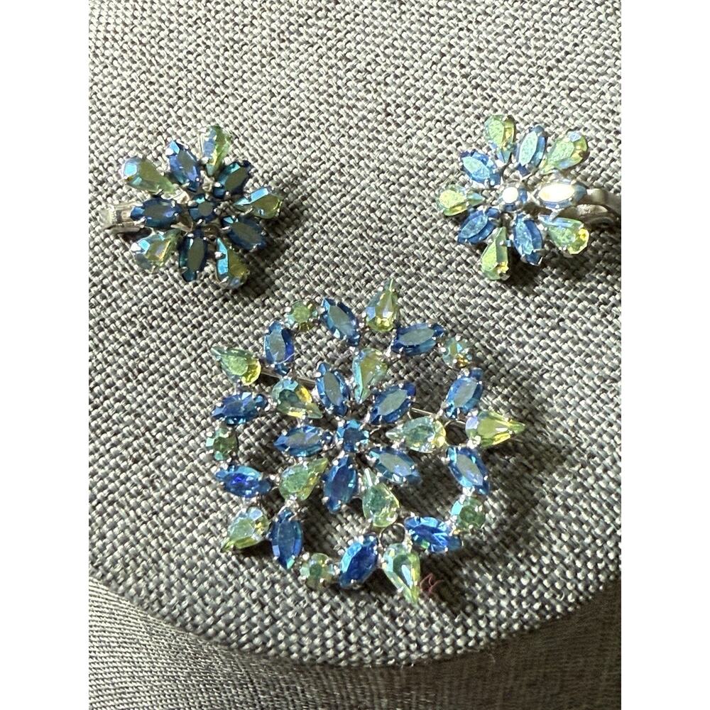 Vtg. B David Signed Blue Green AB Rhinestone Flowers Brooch Pin Earrings Set